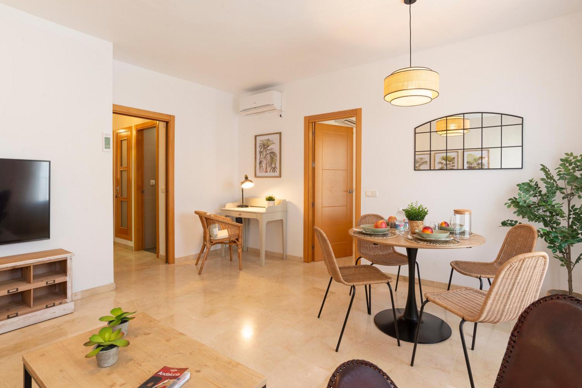 Apartment & Pool In Malaga City Center Exteriör bild